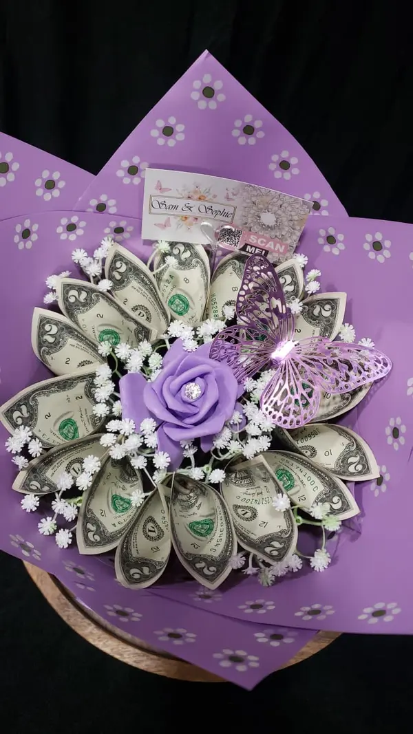 Ramo pequeño de dinero morado